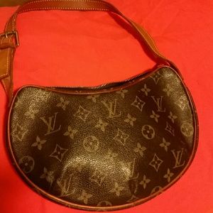 Louis Vuitton small croissant style